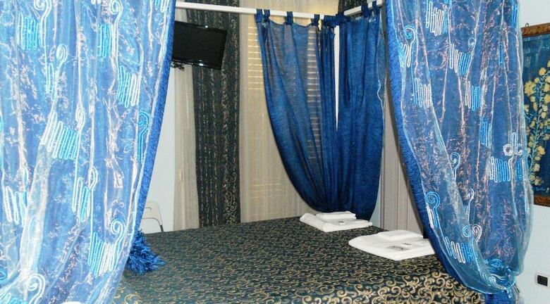 Hostal B&B Perla Di Corso Savoia