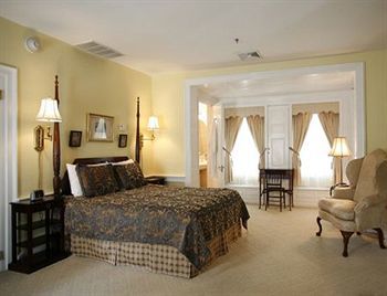 The Morris House Hotel