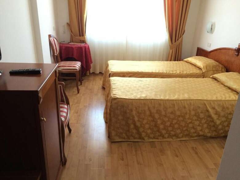 Hotel Joli