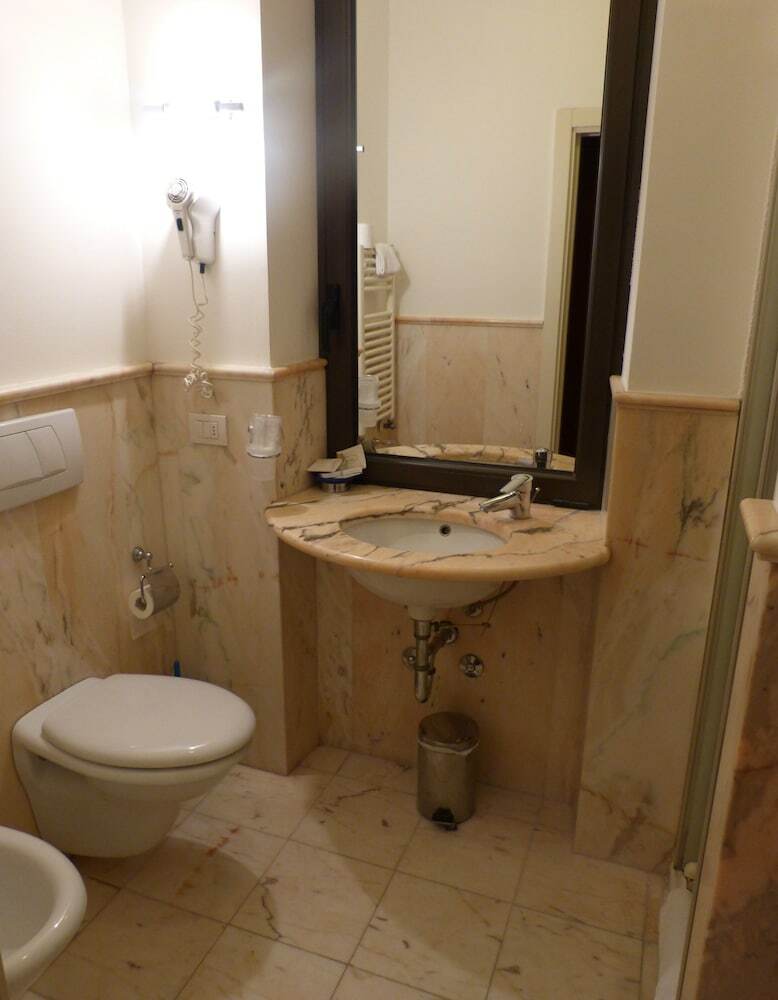 Hotel Joli