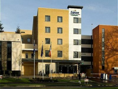 Hotel Express By Holiday Inn Dublin Airport
