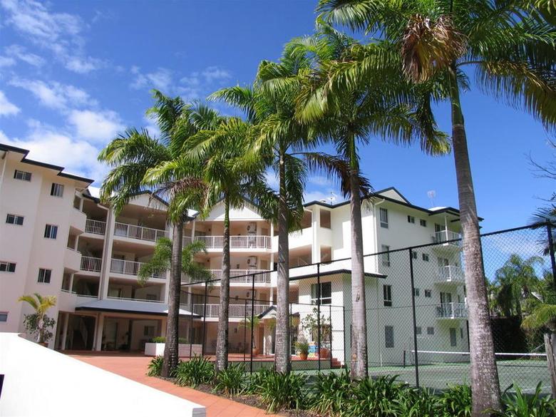 Hotel Golden Sands Beachfront Resort