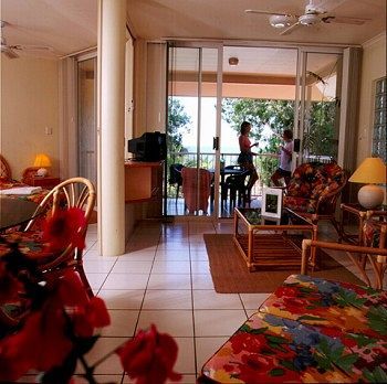 Hotel Golden Sands Beachfront Resort