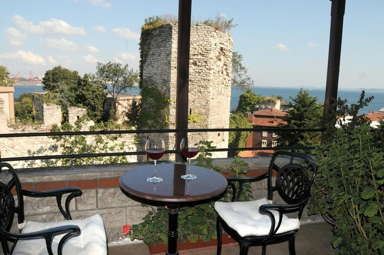 Megara Hotel