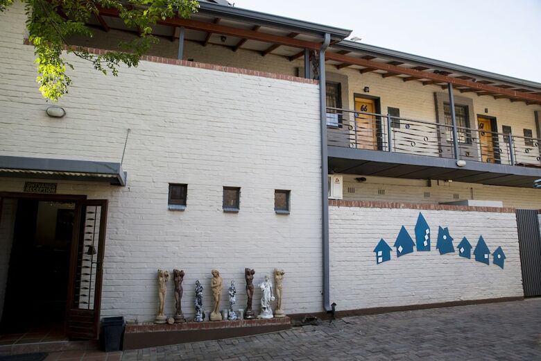 Hostal Ons Dorpshuis Guesthouse