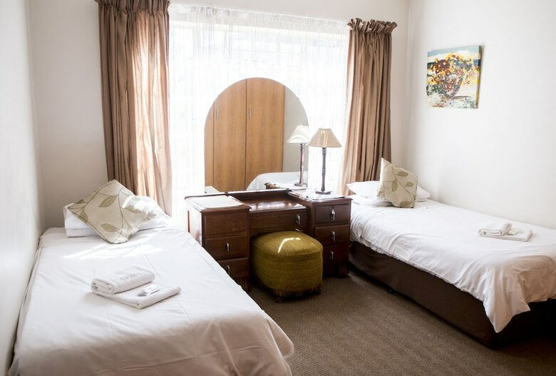 Hostal Ons Dorpshuis Guesthouse
