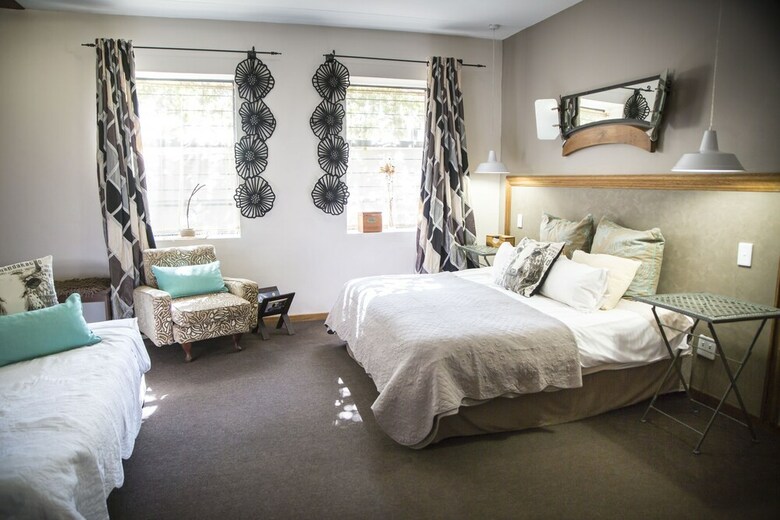 Hostal Ons Dorpshuis Guesthouse