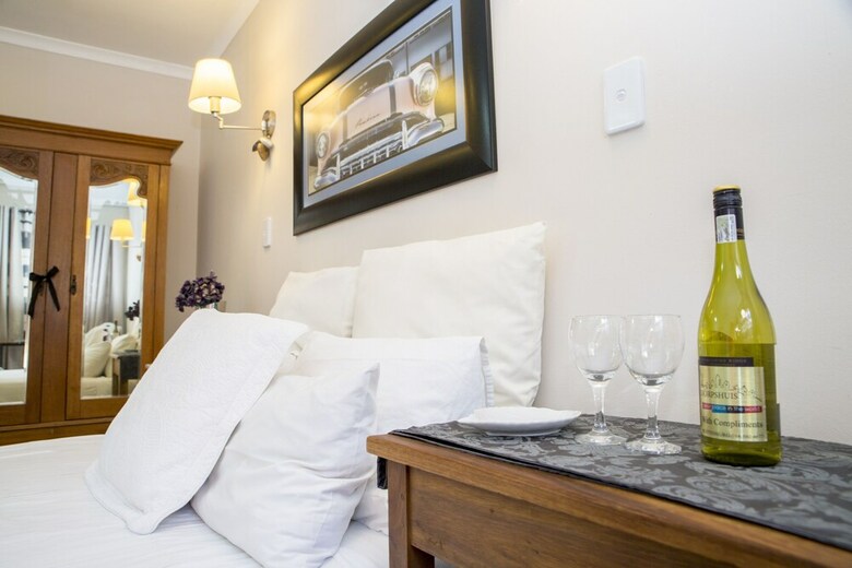 Hostal Ons Dorpshuis Guesthouse