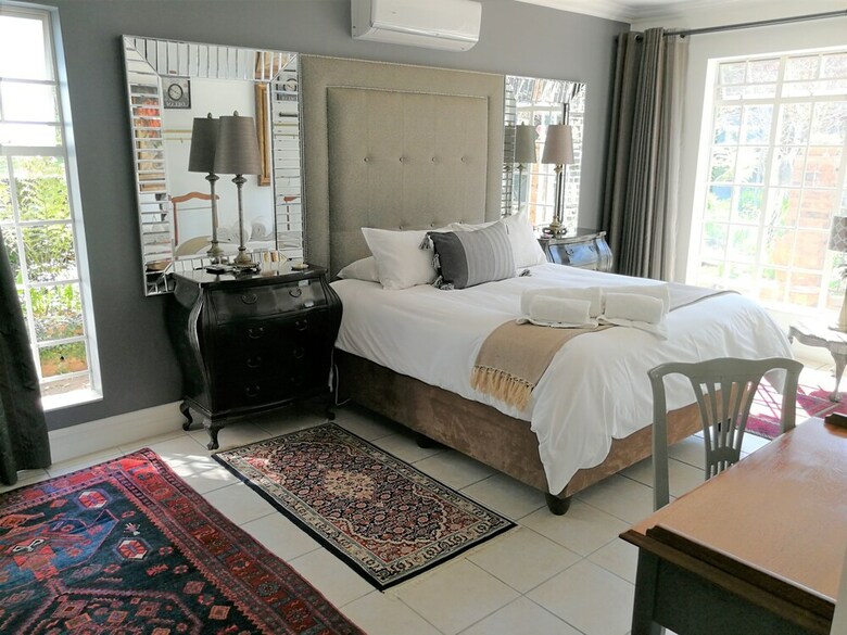 Hostal At 98 On Lynburn Guest House
