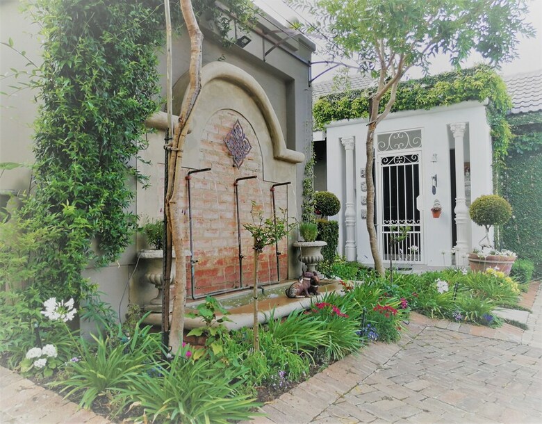 Hostal At 98 On Lynburn Guest House
