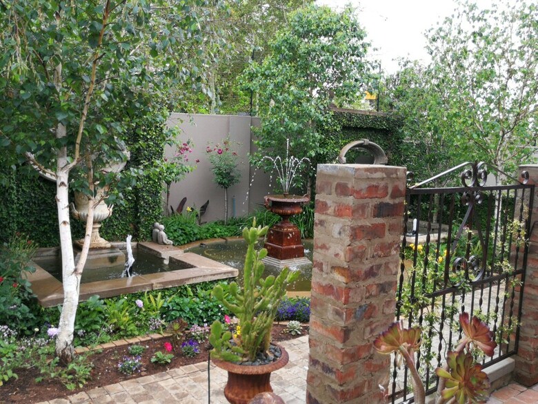 Hostal At 98 On Lynburn Guest House