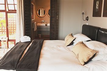 Hostal Dolphin Dunes Guest House