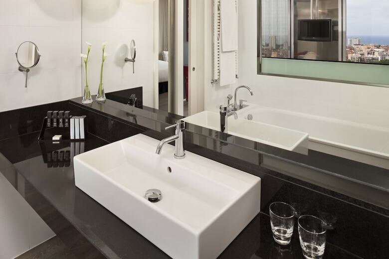 Hotel Meli� Barcelona Sky