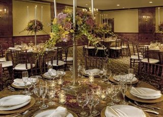 Clarion Hotel At Century House