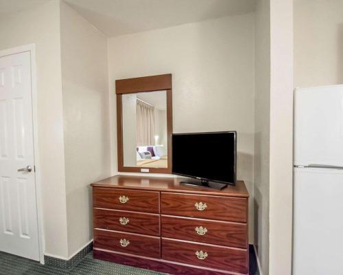Hotel Suburban Extended Stay