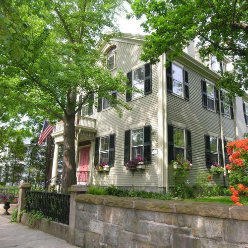 Delano Homestead Bed & Breakfast