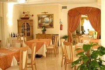 Hotel Albatres Palace