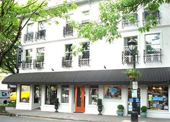 Camas Hotel