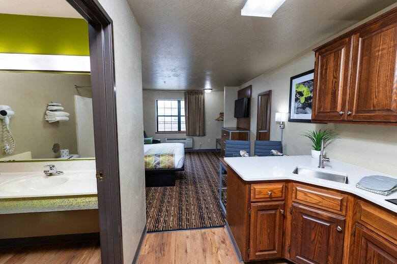 Hotel Extended Stay Airport