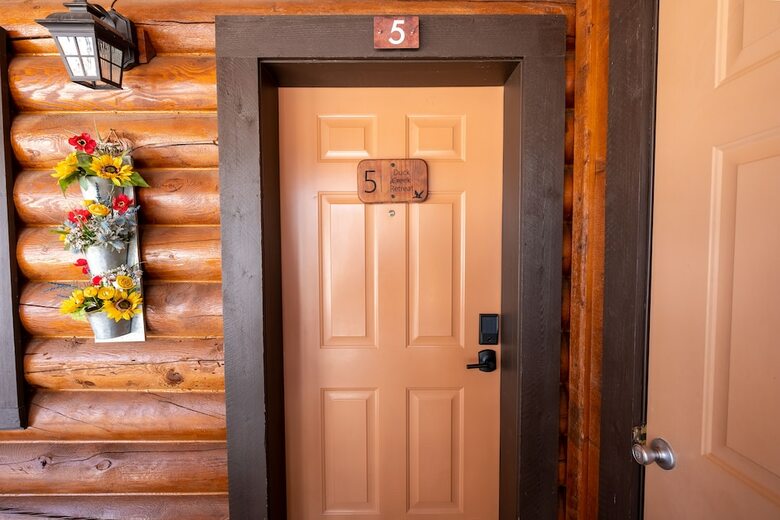 Lodge Duck Creek Village Inn