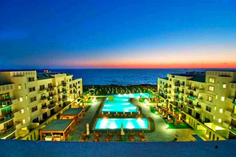 Hotel Capital Coast Resort & Spa