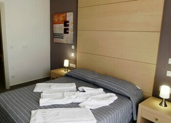 Hotel Capital Coast Resort & Spa