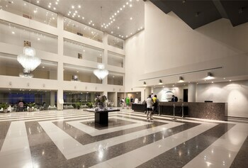 Hotel Capital Coast Resort & Spa