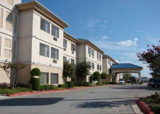Hotel Quality Inn And Suites Airport
