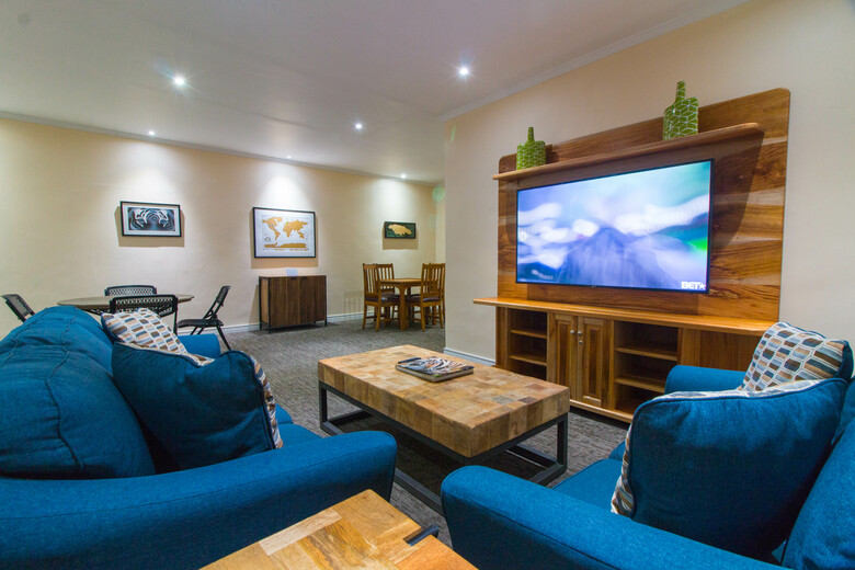 Hotel Travellers Beach Resort