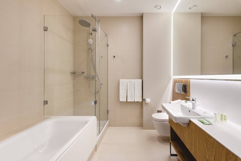 Hotel Courtyard By Marriott Warsaw Airport