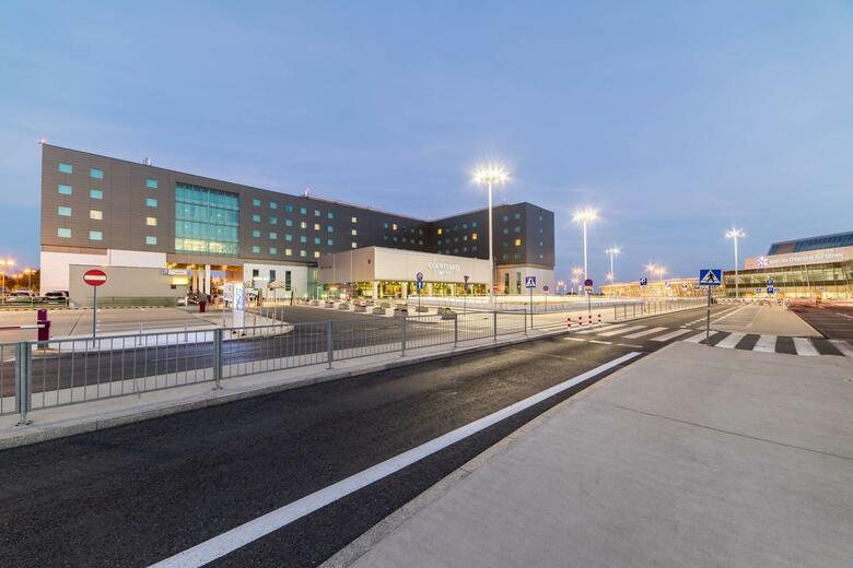 Hotel Courtyard By Marriott Warsaw Airport