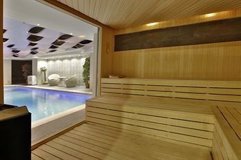 Queen Hotel & Spa