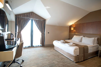 Hotel Gk Regency Suites