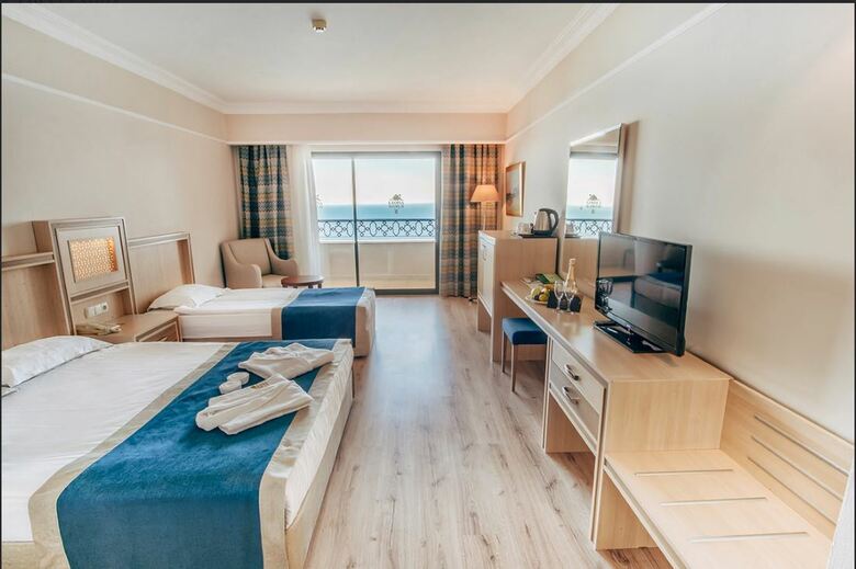 Utopia World Hotel