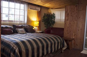 Hotel B & B Comfy Inn