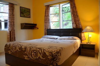 Albergue Father�s Guest House