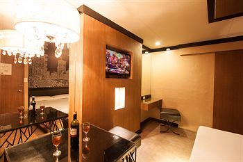 Hotel Victoria Court Balintawak