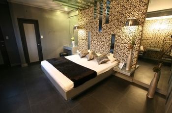 Hotel Victoria Court North Edsa