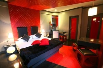 Hotel Victoria Court North Edsa