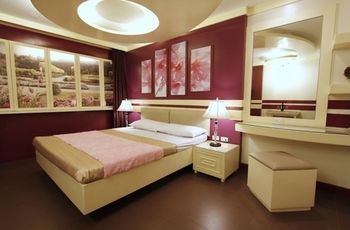 Hotel Victoria Court North Edsa