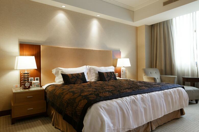 Jen Dow International Hotel