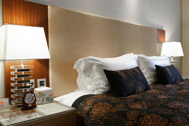 Jen Dow International Hotel