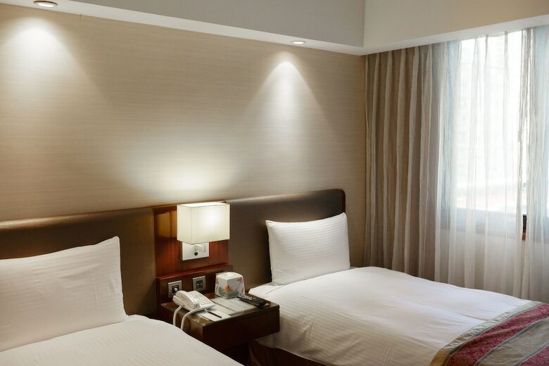 Jen Dow International Hotel