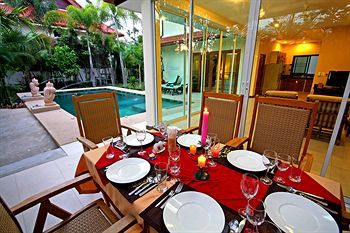Thai Thani Pool Villa Resort