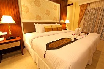 Thai Thani Pool Villa Resort