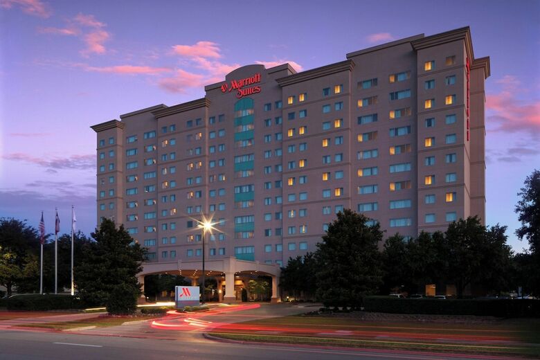 Hotel Dallas Marriott Suites Market Center