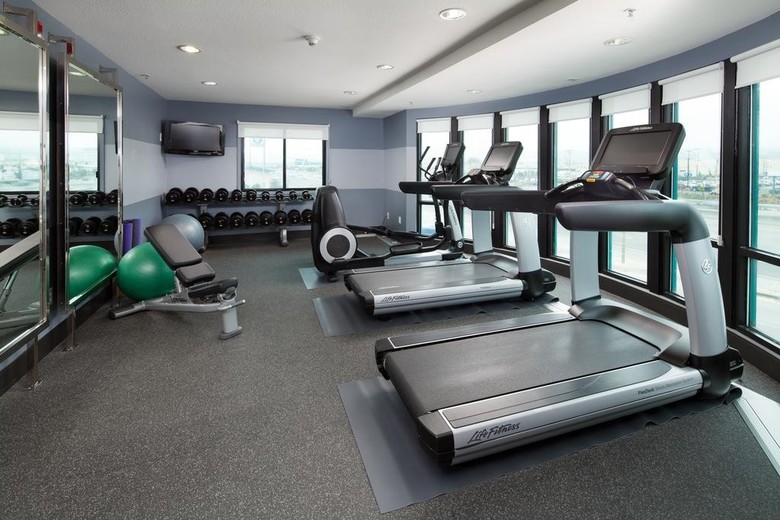 Four Points By Sheraton Hotel & Suites