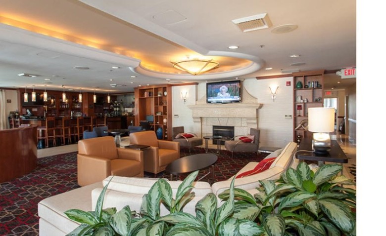 Four Points By Sheraton Hotel & Suites