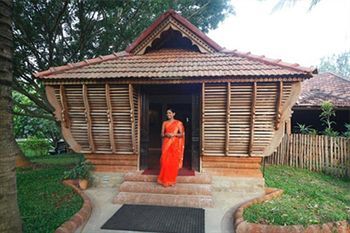 Hotel Hoysala Village Resort