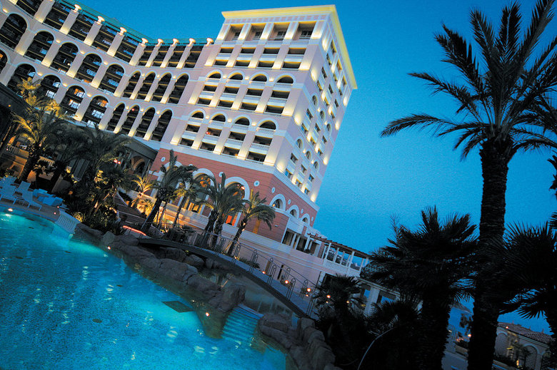 Monte Carlo Bay Hotel And Resort